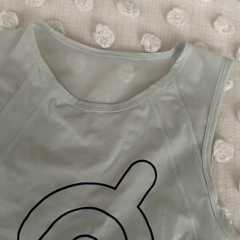 Lululemon top size 4, worn as few times